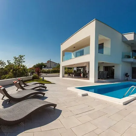 Rina - Luxury Villa