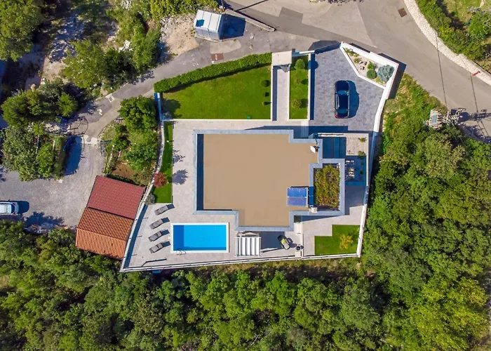 Rina - Luxury Villa *