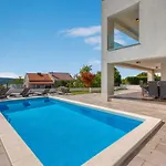 Rina - Luxury Villa *