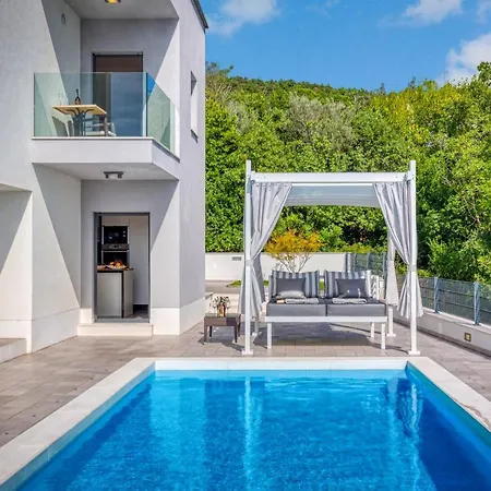 Rina - Luxury Villa
