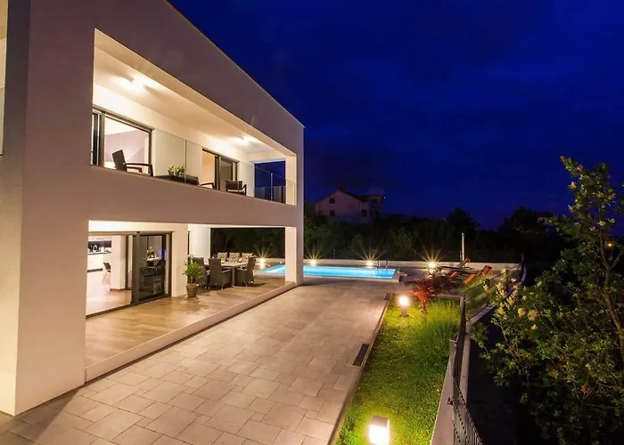 Rina - Luxury Villa